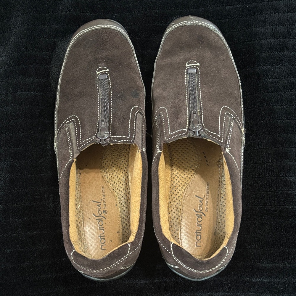 Sz 6.5 Ladies Naturalizer  Dark Brown Suede Slip-On Shoes w zipper